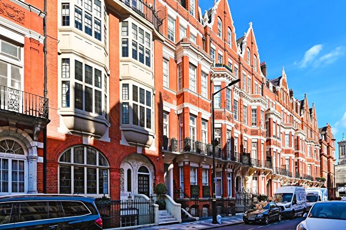 2 Bedroom Flat To Rent In Green Street, W1K