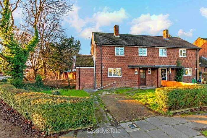 3 Bedroom Semi-Detached House To Rent In Thirlmere Drive, St. Albans, AL1