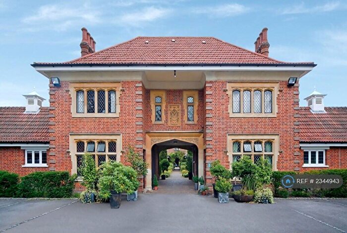 4 Bedroom Flat To Rent In Windsor Forest Court, Ascot, SL5