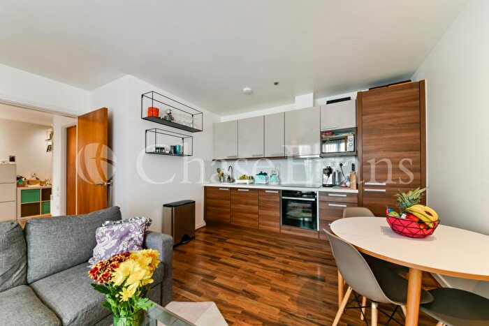 1 Bedroom Flat To Rent In Copenhagen Place, Limehouse, London, E14