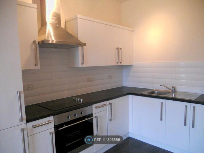 2 Bedroom Flat To Rent In Peel Mills, Morley, Leeds, LS27