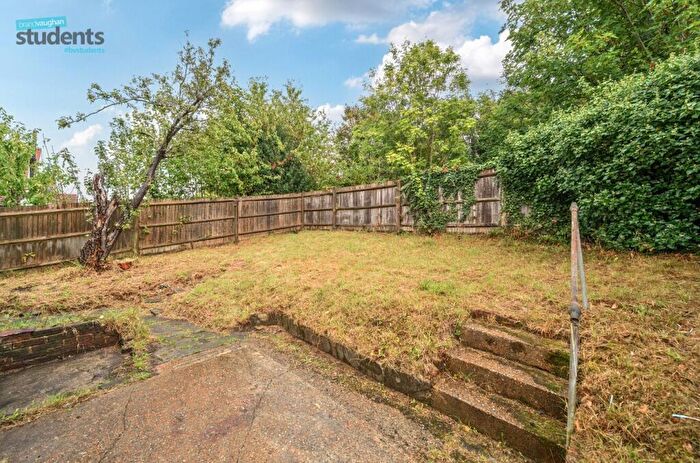 1 Bedroom Detached House To Rent In Bevendean Crescent, Brighton, East Sussex, BN2