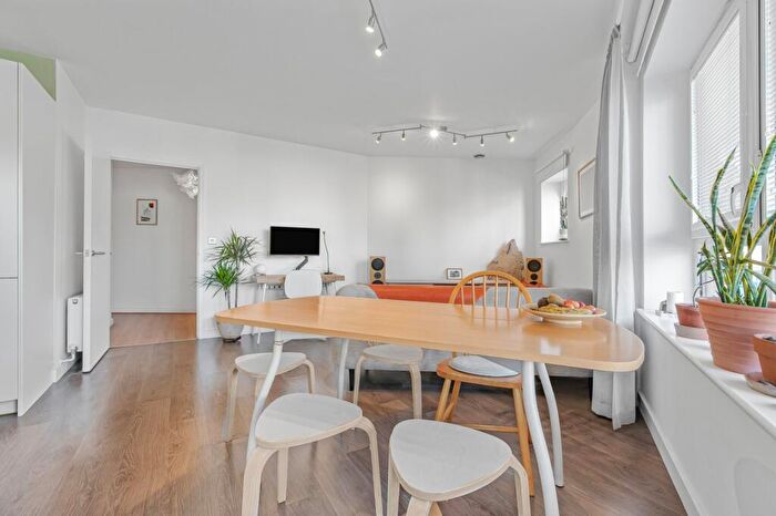 1 Bedroom Flat To Rent In Dreadnought Court, Lower Road, SE8