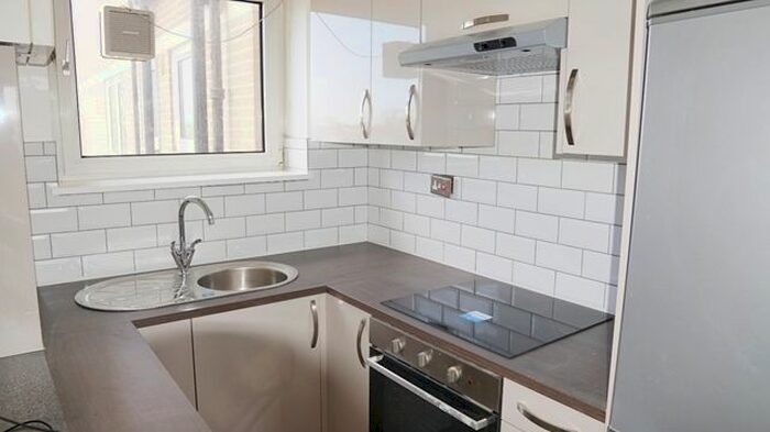 2 Bedroom Flat To Rent In Belvedere Court, Upper Richmond Road, Putney, London, SW15