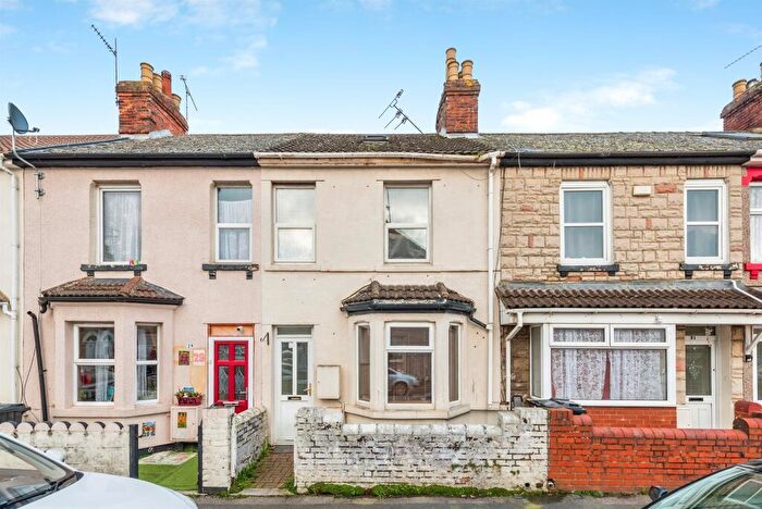 3 Bedroom Terraced House For Sale In Alfred Street, Swindon, SN1