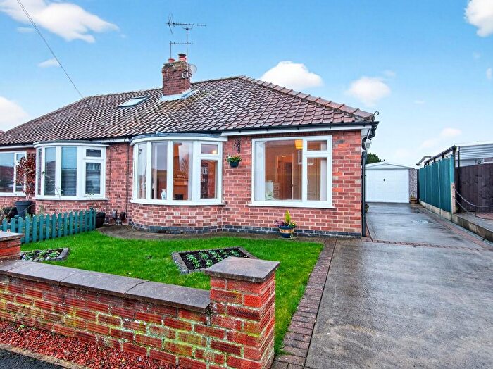 2 Bedroom Semi Detached Bungalow For Sale In Lyndale Avenue, York, YO10