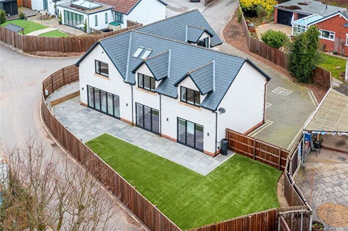 5 Bedroom Detached House For Sale In Spen Close, Bury, Radcliffe, Greater Manchester, M26