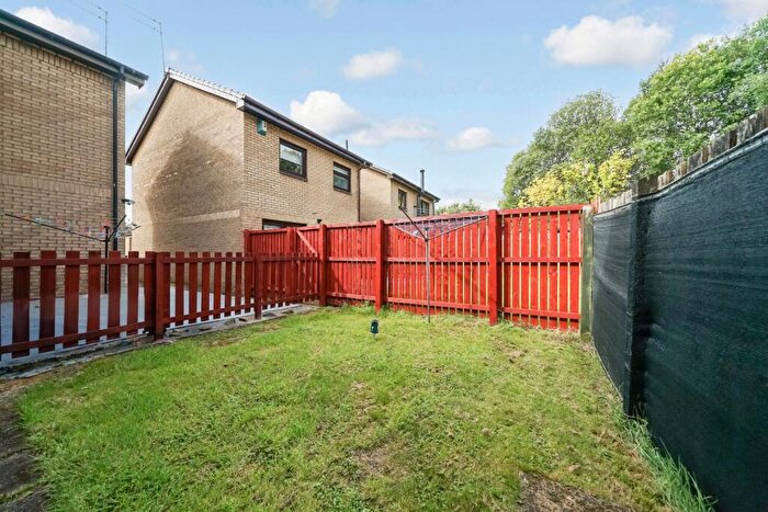 2 Bedroom Flat For Sale In Greenlaw Crescent, Paisley, Renfrewshire, PA1