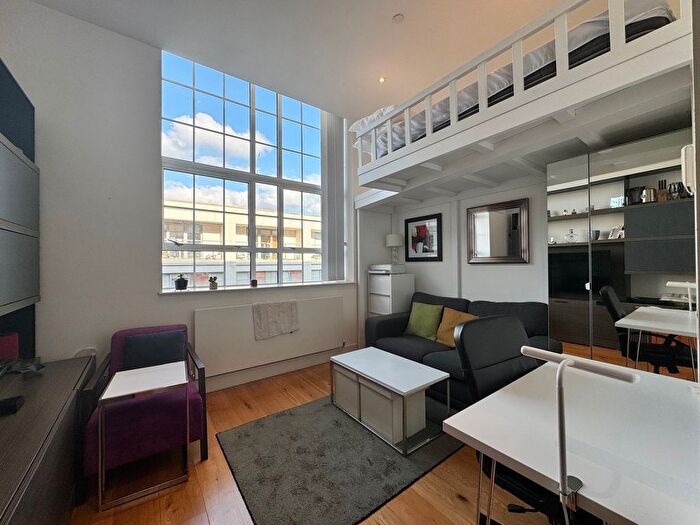 1 Bedroom Studio To Rent In Clapham Road, London, SW9