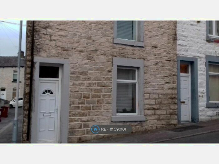 2 Bedroom End Of Terrace House To Rent In Penistone Street, Burnley, BB12