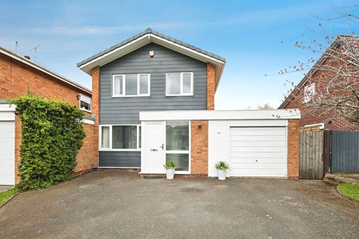 4 Bedroom Link Detached House For Sale In Needlers End Lane, Balsall Common, Coventry, CV7