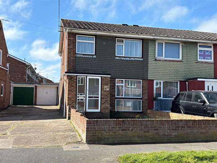 3 Bedroom Semi Detached House For Sale In Dreadnought Avenue, Minster On Sea, Sheerness, ME12