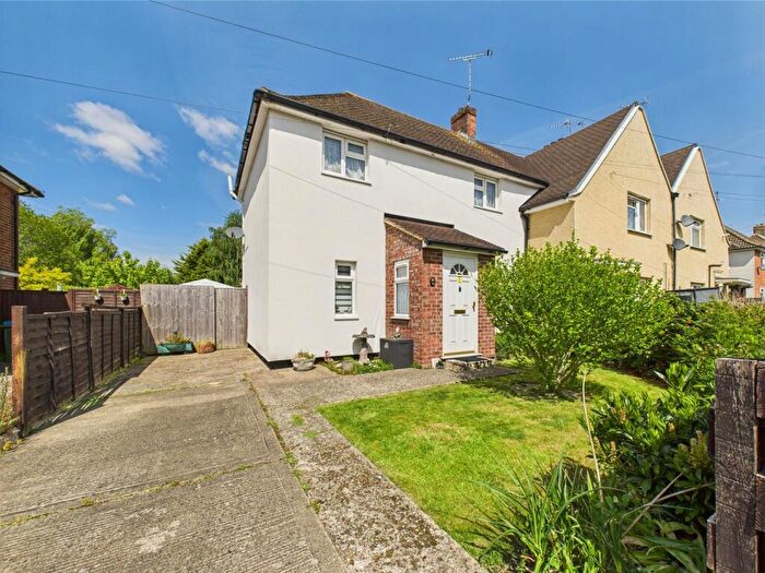 3 Bedroom End Of Terrace House For Sale In Ceely Road, Southcourt, Aylesbury, HP21