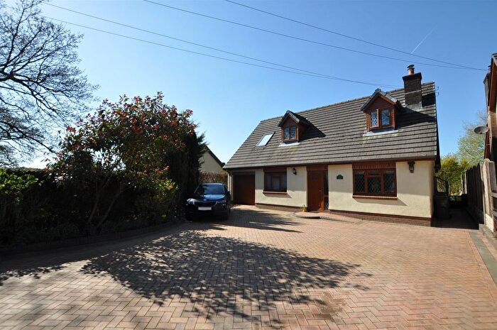 3 Bedroom Detached House For Sale In Johnstown, Carmarthen, SA33
