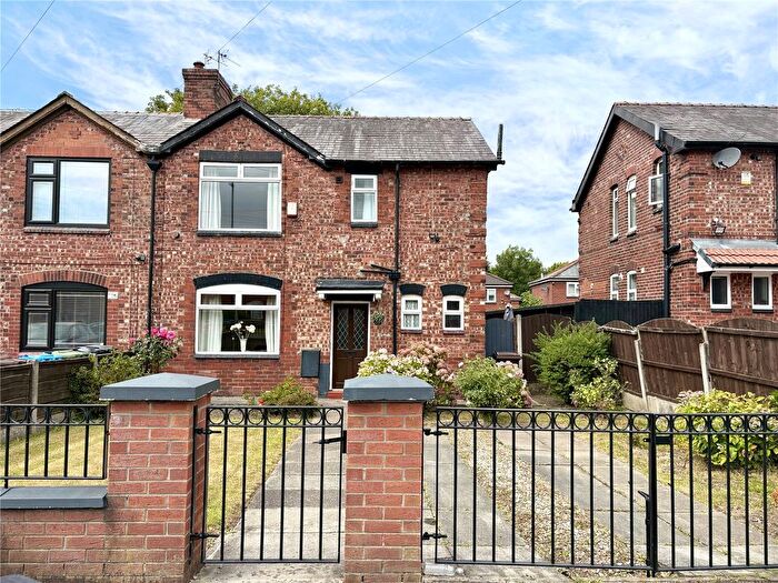 3 Bedroom Semi Detached House For Sale In Elm Road, Hollins, Oldham, OL8