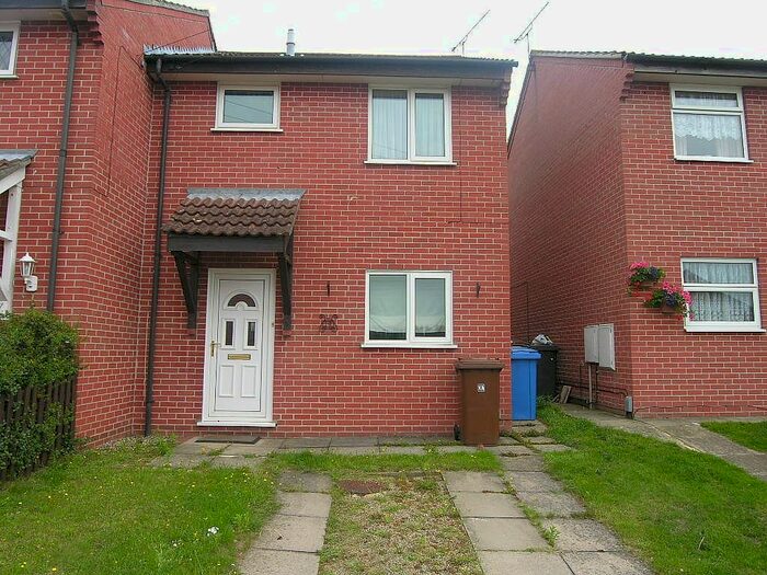 3 Bedroom Semi-Detached House To Rent In Lakeside Road, Ipswich, IP2