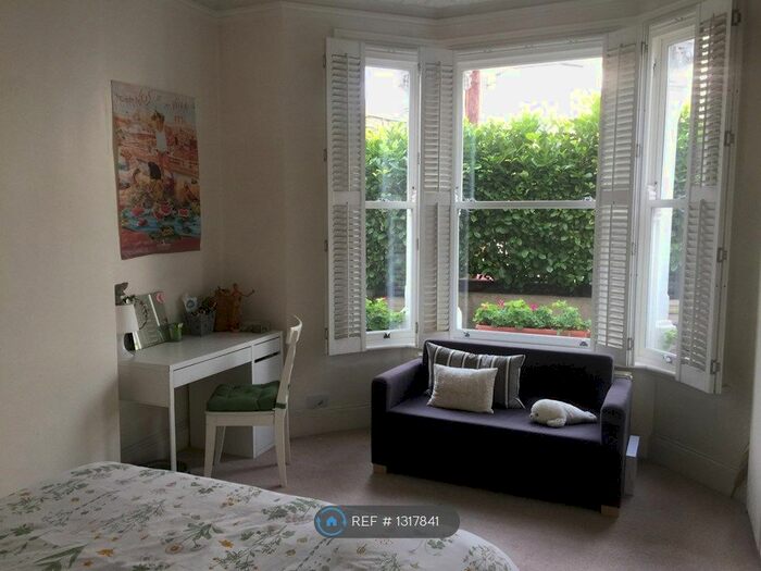 2 Bedroom Flat To Rent In Bradiston Road, London, W9