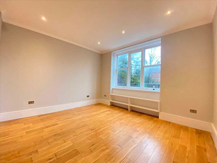 2 Bedroom Flat To Rent In Castlebar Road, Ealing, Ealing, W5