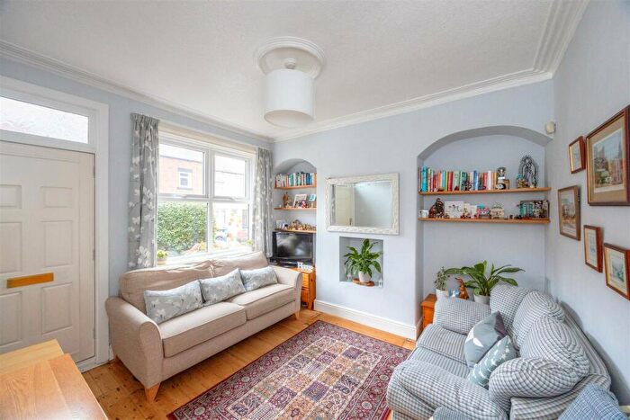 3 Bedroom Terraced House For Sale In Victor Street, Sheffield, S6