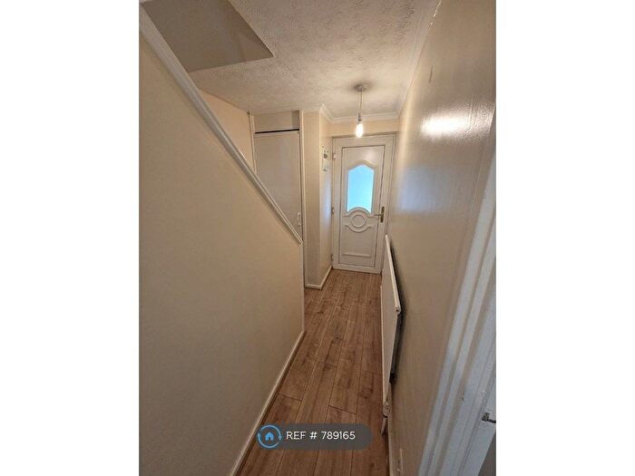 3 Bedroom Terraced House To Rent In Dulverton Close, Leeds, LS11