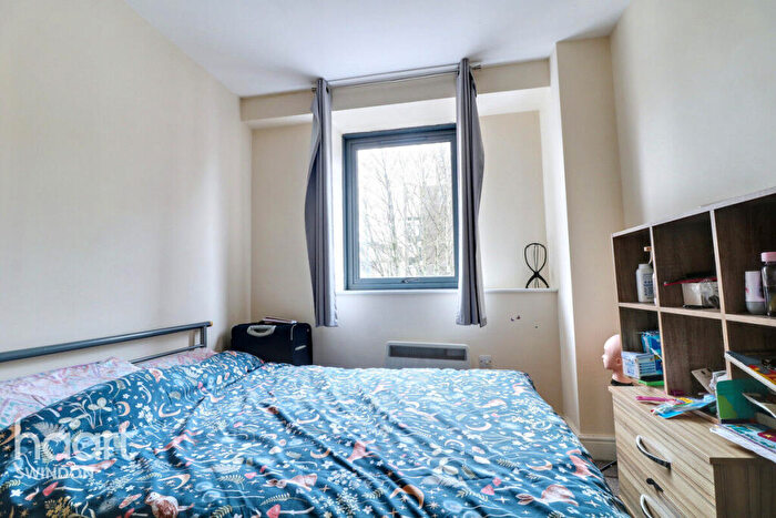 1 Bedroom Flat For Sale In Farnsby Street, Swindon, SN1