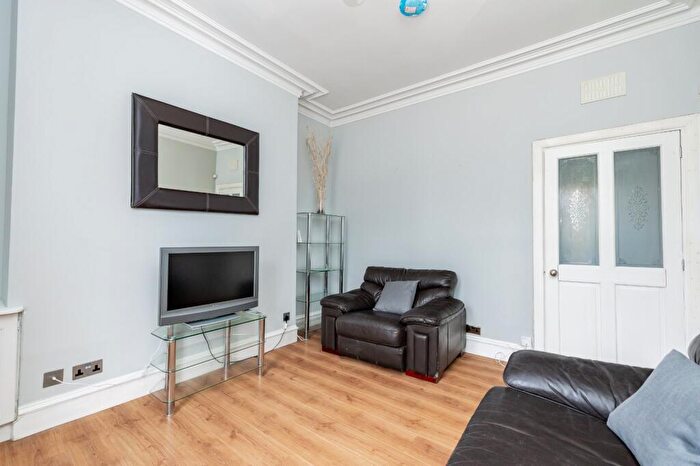 2 Bedroom Flat To Rent In Abbey Place, Torry, Aberdeen, AB11