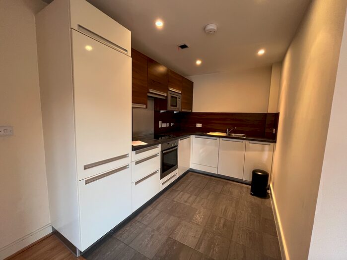 2 Bedroom Flat To Rent In Washway Rd, Sale, M33