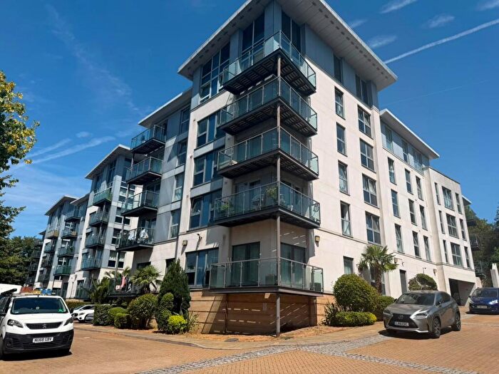 2 Bedroom Apartment For Sale In Mckenzie Court, Maidstone, ME14