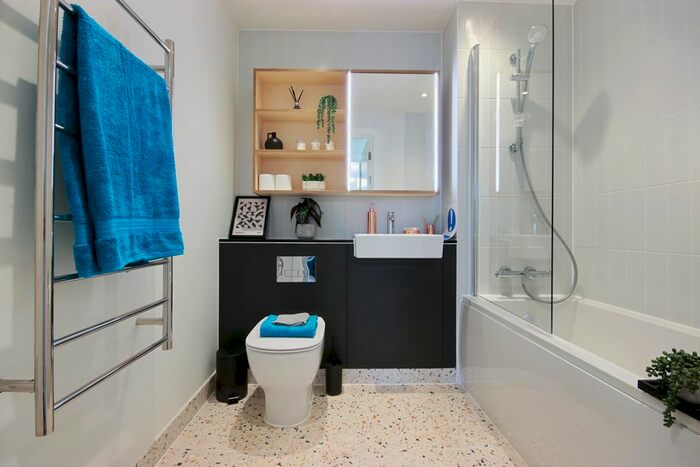 1 Bedroom Flat For Sale In Heybourne Park, Clayton Field, London, NW9