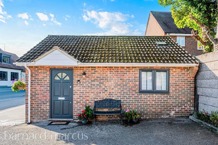 1 Bedroom Flat For Sale In Station Road, Dorking, RH4