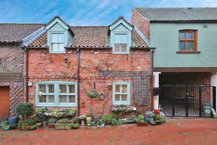 2 Bedroom Character Property For Sale In High Street, Austerfield, Doncaster, DN10