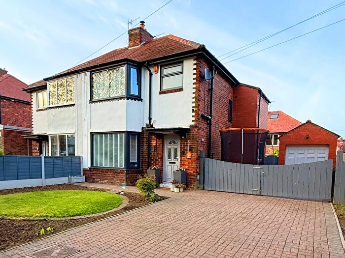 3 Bedroom Semi Detached House For Sale In Newlands Park Crescent, Scarborough, YO12