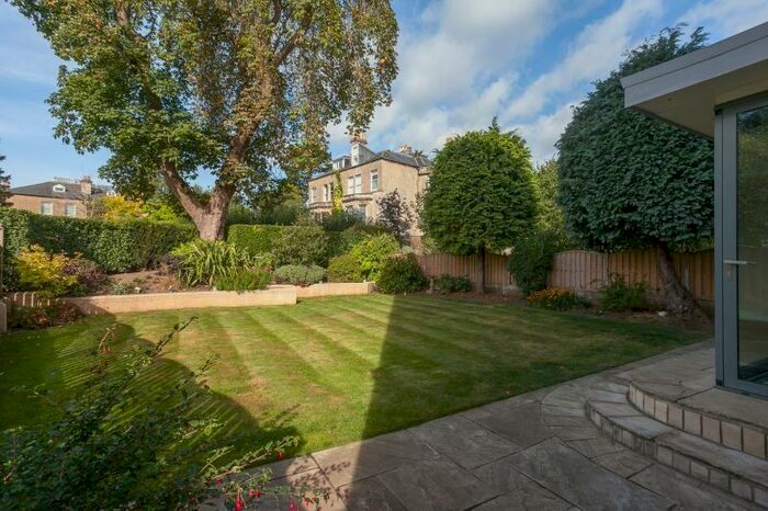 2 Bedroom Apartment To Rent In Park Lane, BA1