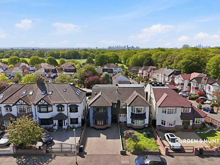 4 Bedroom Semi-Detached House For Sale In Broadwalk, London, E18