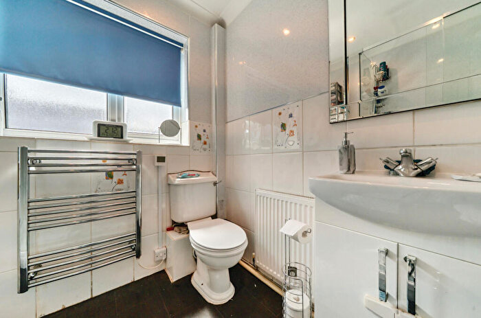 2 Bedroom Bungalow For Sale In Lambert Avenue, Shurdington, Cheltenham, GL51