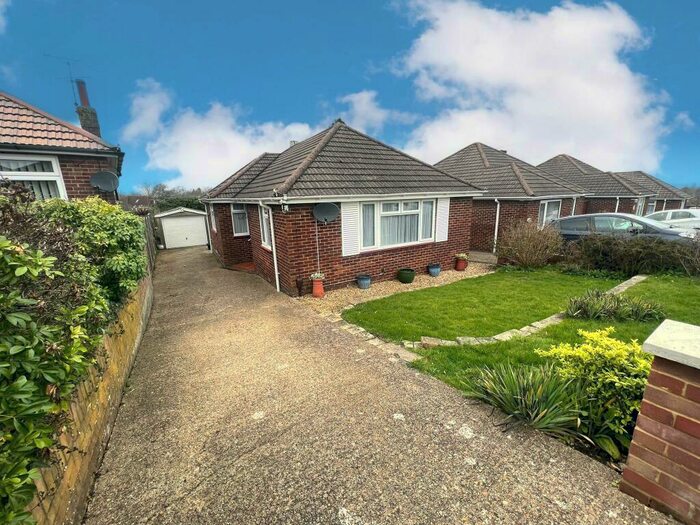 4 Bedroom Detached Bungalow To Rent In St James Road, West End, Southampton, SO30