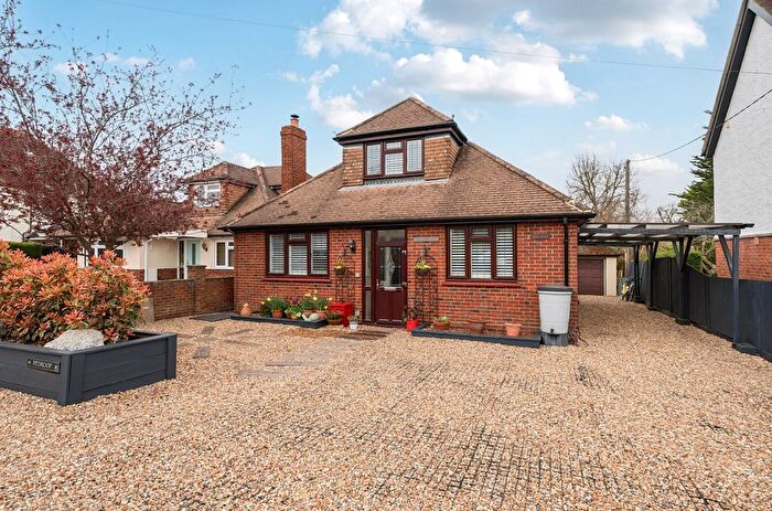 3 Bedroom Detached House For Sale In Hazel Road, Ash Green, Surrey, GU12