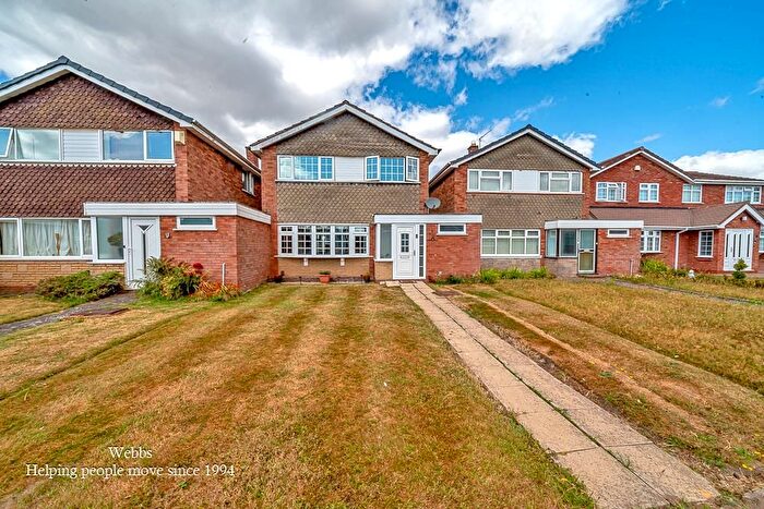 3 Bedroom Link Detached House For Sale In Heygate Way, Aldridge, Walsall, WS9