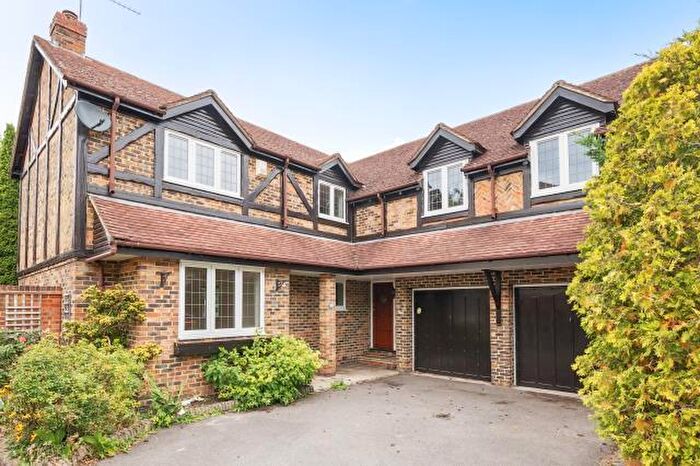 5 Bedroom Detached House For Sale In Shrublands Drive, Lightwater, Surrey, GU18