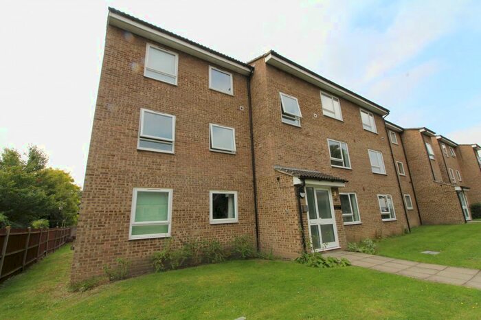 1 Bedroom Flat To Rent In Lennard Road, Penge, SE20