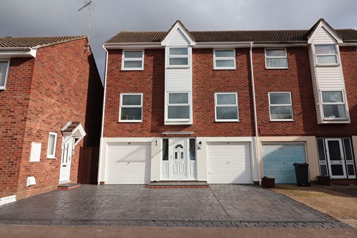 4 Bedroom Town House To Rent In Abercorn Way, Witham, CM8