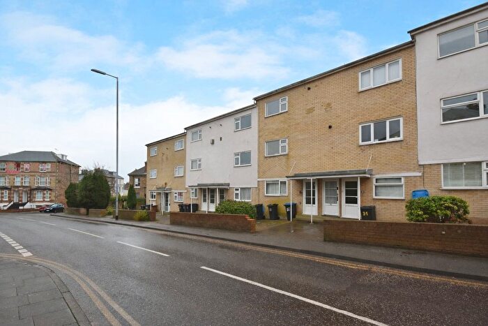 2 Bedroom Maisonette For Sale In Ramsgate Road, Broadstairs, Kent, CT10