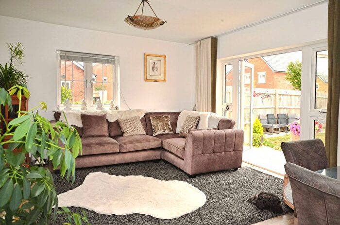 2 Bedroom Bungalow For Sale In Robinson Close, Yapton, Arundel, BN18
