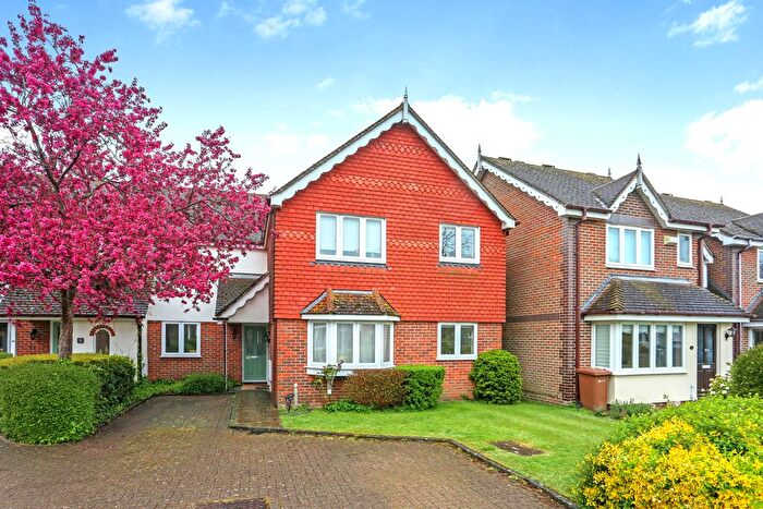 2 Bedroom Maisonette To Rent In Middle Farm Place, Effingham, KT24