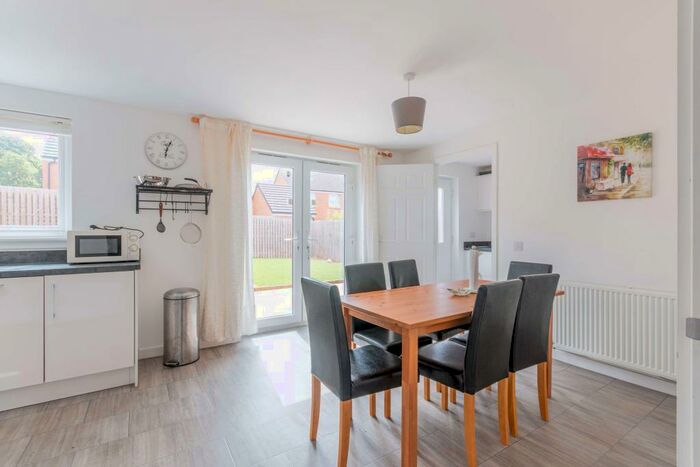 4 Bedroom Property To Rent In Dunkeld Street Edinburgh United Kingdom, EH16