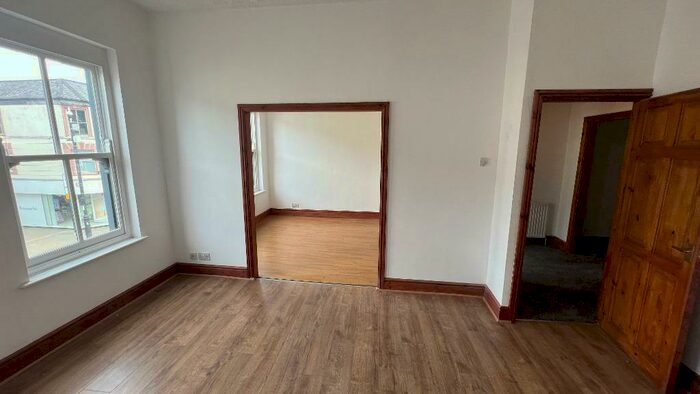 3 Bedroom Flat To Rent In Cardiff Street, Aberdare, Aberdare, United Kingdom &#;(&#;+), CF44