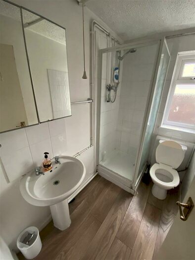6 Bedroom Terraced House To Rent In Broadway, Treforest, CF37
