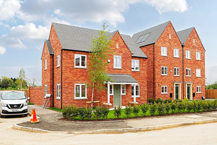 4 Bedroom House To Rent In Upton Lawn Grove, Northampton, NN5