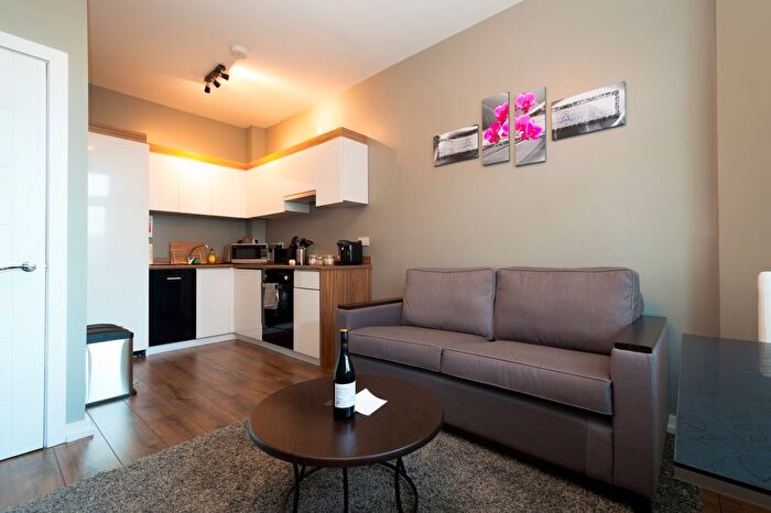 1 Bedroom Flat To Rent In Fitzhamon Embankment, Cardiff, South Glamorgan, CF11