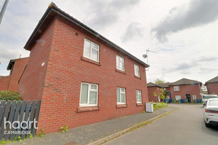 2 Bedroom Flat To Rent In Taunton Close, Cambridge, CB1